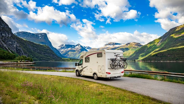 How to charge a leisure battery in a motorhome?