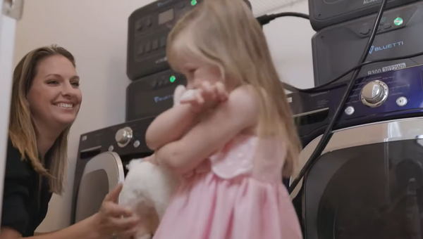 Jennifer's Journey to Energy Independence: Empowering Her RV Travels with BLUETTI AC300+B300 System