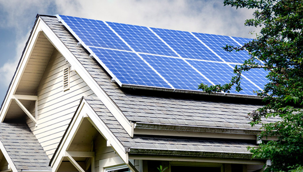 Pros and Cons of Solar Panels on the Roof