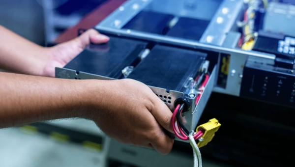 How a UPS System Works with a Backup Generator