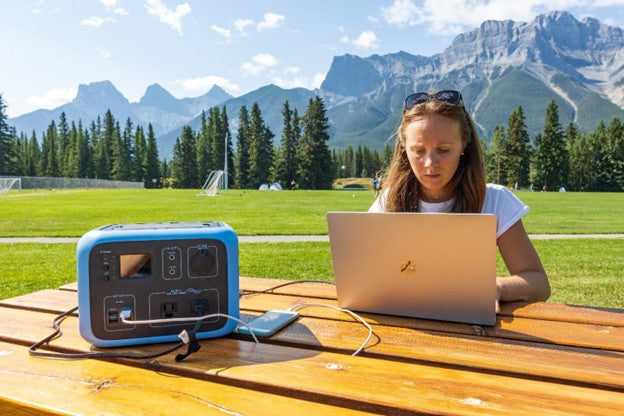 What Are the Pros and Cons of a Solar Generator?