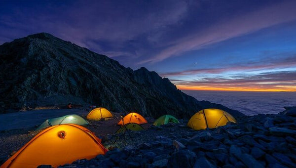 8 Tips for Staying Warm While Camping