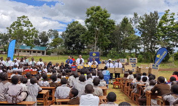 LAAF 支持肯尼亚学校:点亮 Mutundu 小学的每一间教室